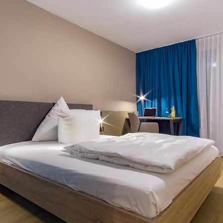 Hotel Berlin Зиндельфинген Экстерьер фото