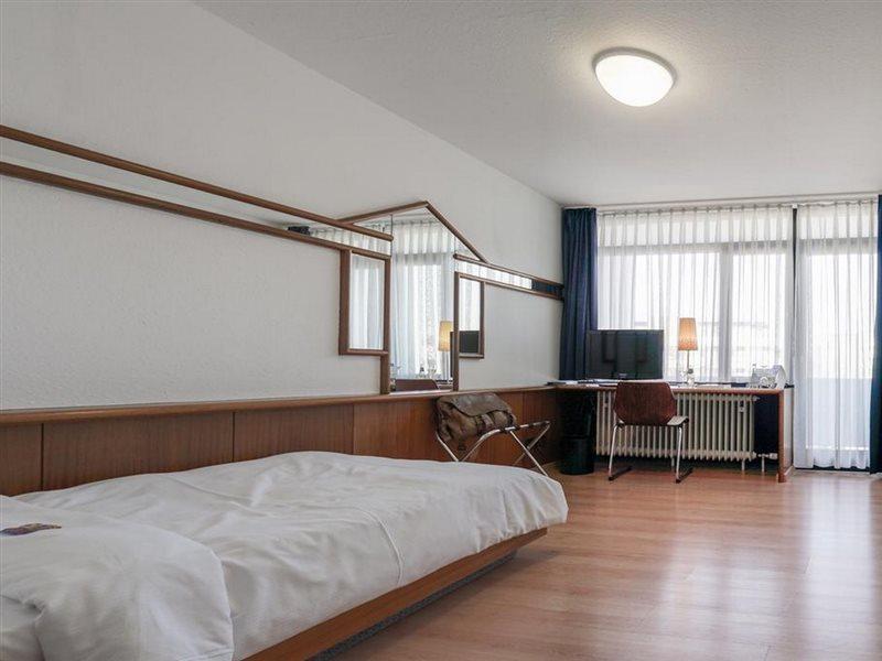 Hotel Berlin Зиндельфинген Экстерьер фото