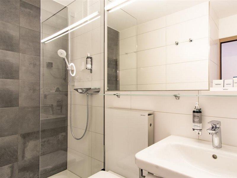 Hotel Berlin Зиндельфинген Экстерьер фото