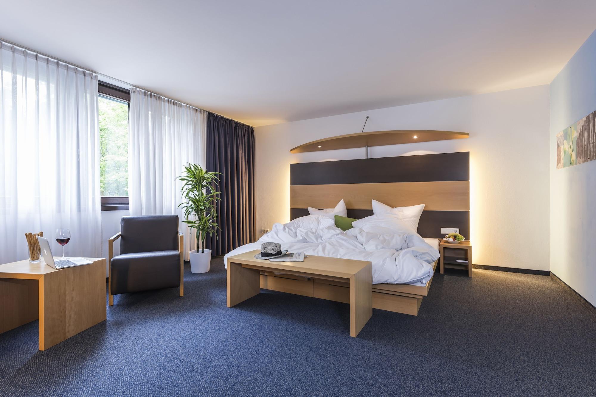Hotel Berlin Зиндельфинген Экстерьер фото
