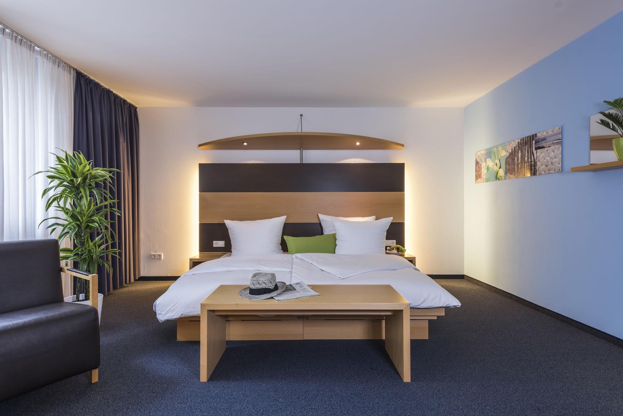 Hotel Berlin Зиндельфинген Экстерьер фото