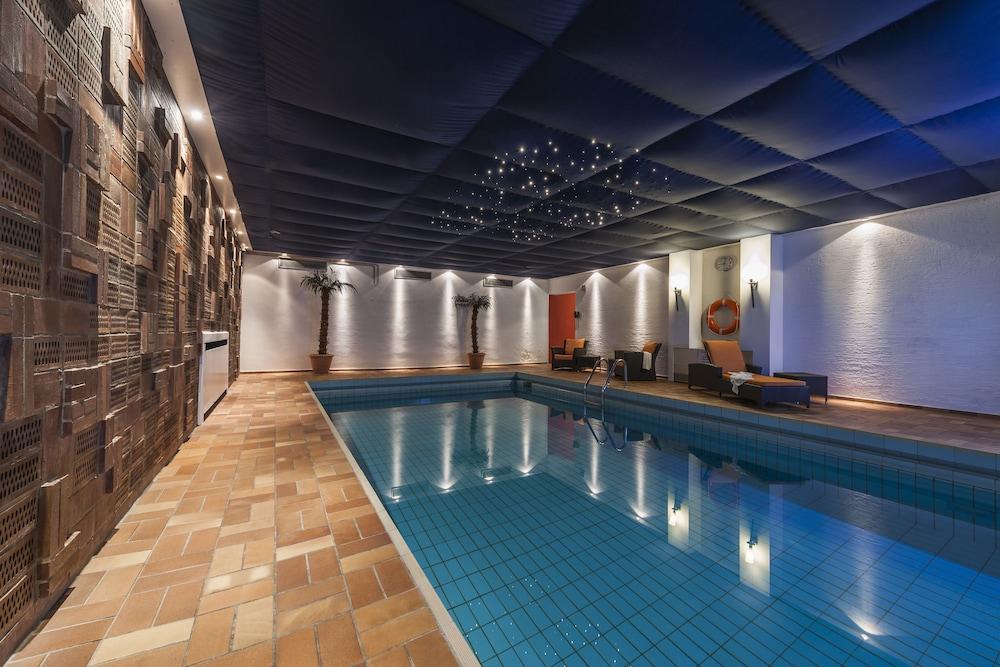 Hotel Berlin Зиндельфинген Экстерьер фото