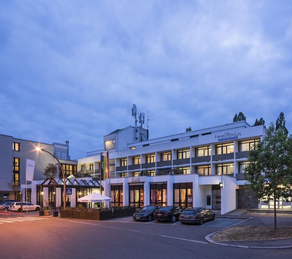 Hotel Berlin Зиндельфинген Экстерьер фото