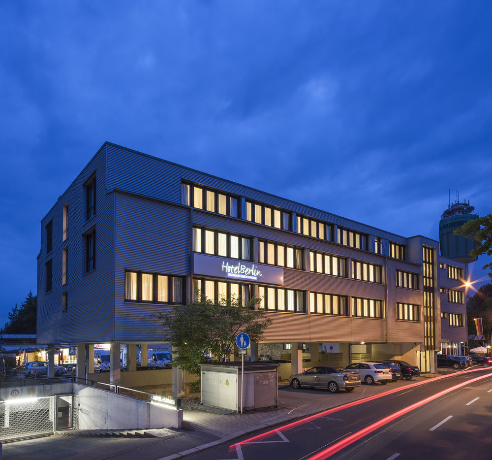 Hotel Berlin Зиндельфинген Экстерьер фото